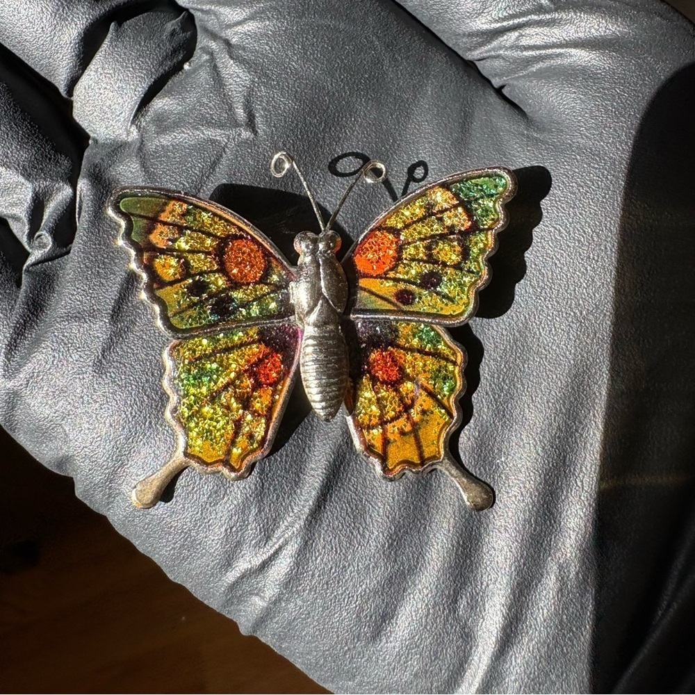 Butterfly brooch pin fall colors - Picture 5 of 11
